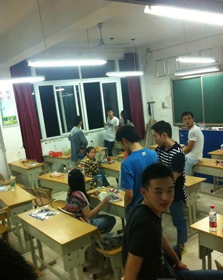 安徽芜湖英语听力模糊 考生拒交考卷