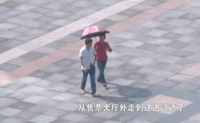 站街女强拉过往旅客数次报警无果