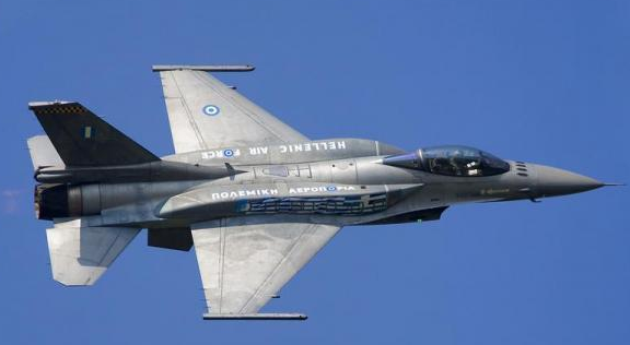 希腊空军飞行员驾F16到土耳其取钱
