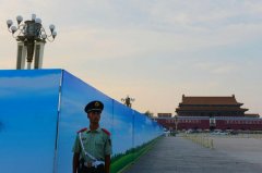 天安门广场搭建电子大屏为迎抗战胜利70周年
